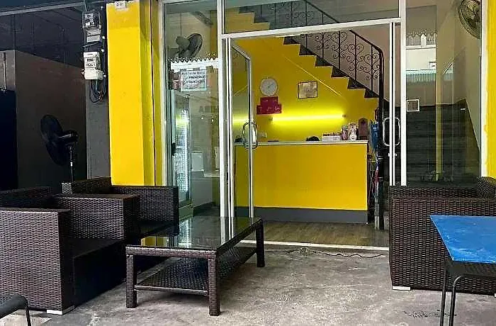 Comfy Crib Hotel