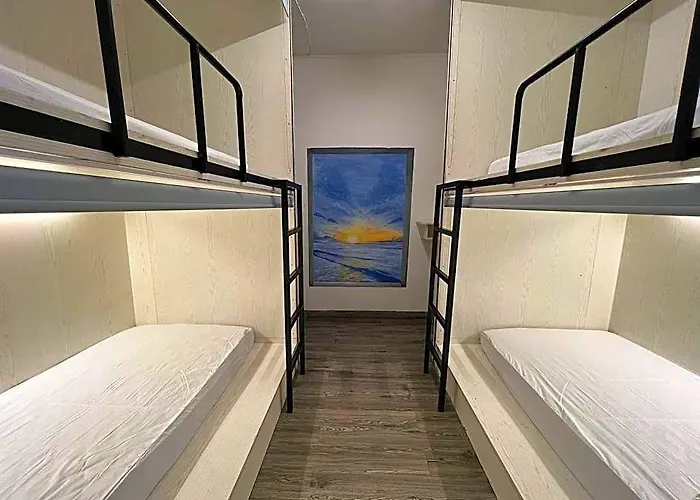 Hotel Comfy Crib 4*