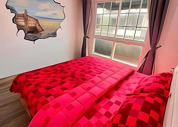 Hotel Comfy Crib 4*